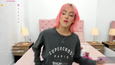 Hannah online show from April 10, 8:02 pm