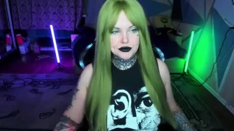 Snapshot of hannah_chaos chatting on March 5, 12:59 am Hannah online show from March 5, 12:59 am
