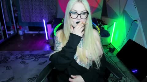 Snapshot of hannah_chaos chatting on February 6, 1:27 am Hannah online show from February 6, 1:27 am