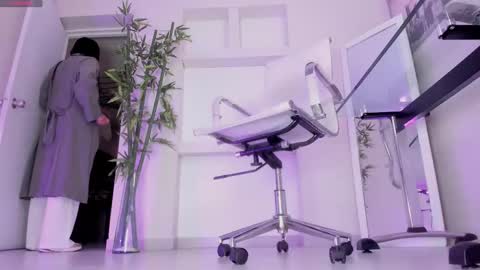 HANNAH HOWELL online show from October 22, 9:45 am