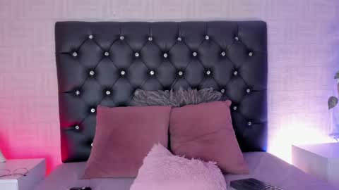 Snapshot of hannah_jonhson_1 chatting on February 1, 6:54 am Hannah online show from February 1, 6:54 am