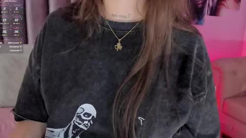 Snapshot of hannah_jonhson_1 chatting on March 10, 5:22 am Hannah online show from March 10, 5:22 am