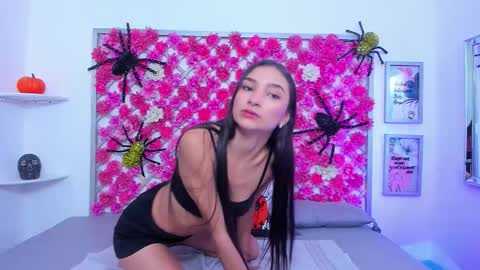Snapshot of hannah_miller_1 chatting on October 15, 12:50 pm Hannah Miller online show from October 15, 12:50 pm