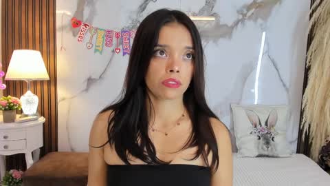 Snapshot of hannahill69 chatting on February 15, 5:41 am Hannahill69 online show from February 15, 5:41 am