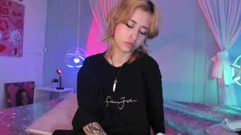 Snapshot of hannahpage chatting on October 17, 3:38 pm Hannah online show from October 17, 3:38 pm