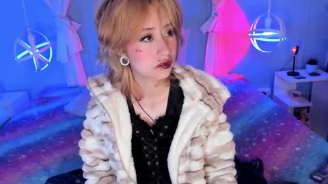 Snapshot of hannahpage chatting on October 3, 12:02 pm Hannah online show from October 3, 12:02 pm