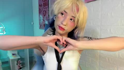 Hannah online show from October 31, 12:27 pm