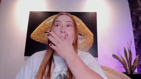 hannamartinn_ online show from October 27, 3:45 pm