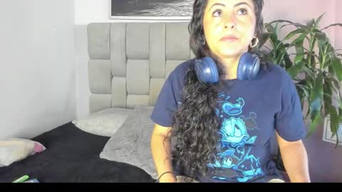 Snapshot of hanny_milf_ chatting on September 18, 11:36 am HANNY online show from September 18, 11:36 am