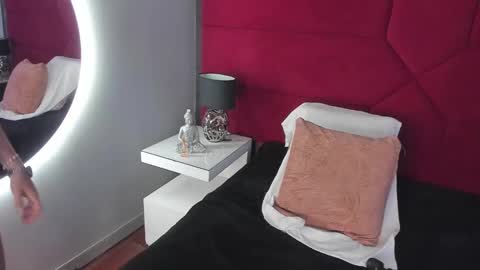 Snapshot of hanny_milf_ chatting on February 21, 6:15 pm HANNY online show from February 21, 6:15 pm