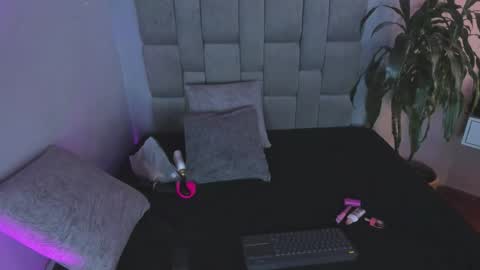 Snapshot of hanny_milf_ chatting on September 12, 12:07 pm HANNY online show from September 12, 12:07 pm