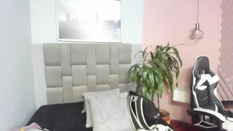 Snapshot of hanny_milf_ chatting on September 16, 11:12 am HANNY online show from September 16, 11:12 am
