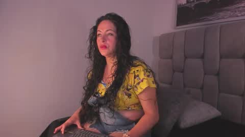Snapshot of hanny_milf_ chatting on September 21, 11:58 am HANNY online show from September 21, 11:58 am