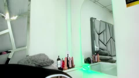 hanny_watson online show from September 22, 3:27 pm