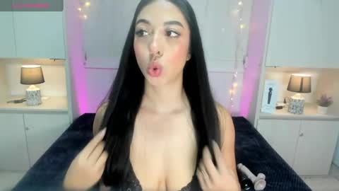 hannyk_ online show from April 16, 4:23 am