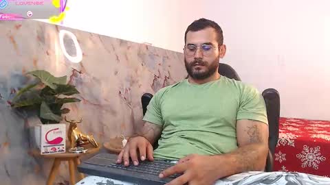 Snapshot of hanz_col chatting on October 6, 11:50 am hanz_col online show from October 6, 11:50 am