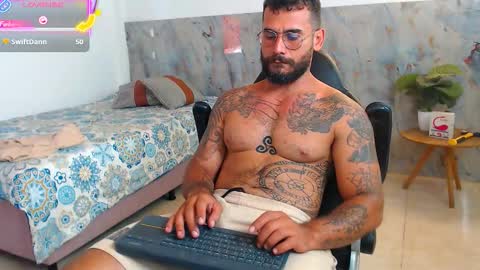 hanz_col online show from October 27, 5:02 pm