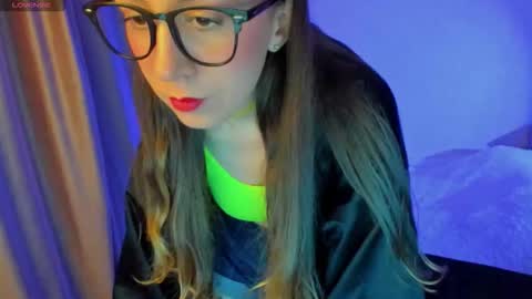 Stephanie online show from October 6, 7:10 pm