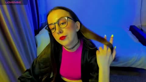 Stephanie online show from May 1, 9:31 pm