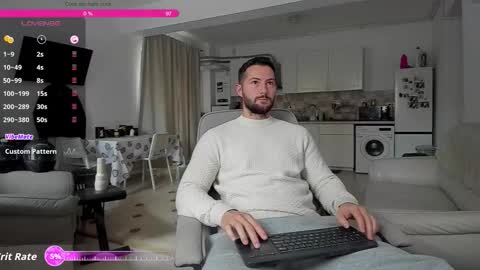 Snapshot of hard_chriss chatting on October 14, 7:44 am Hard Cock online show from October 14, 7:44 am