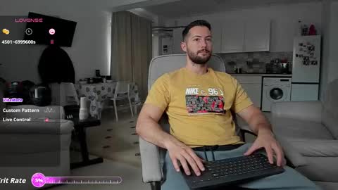 Snapshot of hard_chriss chatting on October 9, 9:59 am Hard Cock online show from October 9, 9:59 am