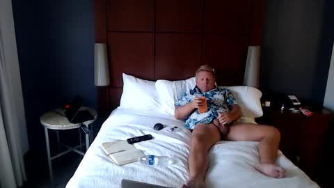 Steele and Cassie online show from November 19, 5:56 pm