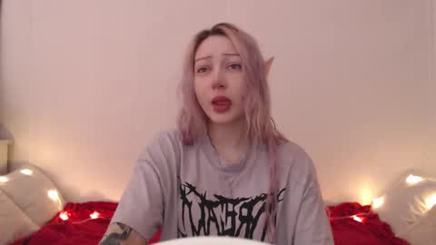 Emily online show from February 1, 9:01 pm