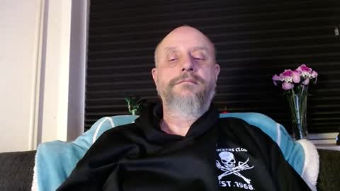 MrLazy online show from February 3, 6:45 pm