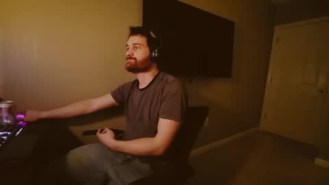 Tom online show from January 1, 3:34 am