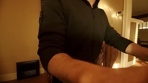 Tom online show from October 9, 10:26 pm