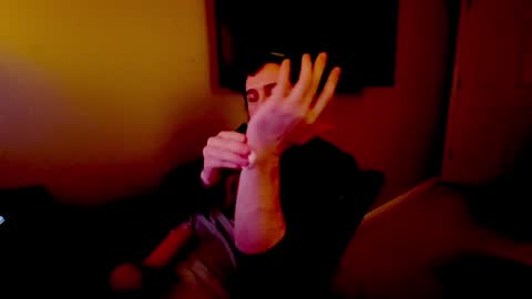 Tom online show from December 2, 9:23 pm