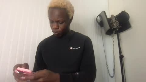 Hardy Lamour online show from December 14, 7:09 pm