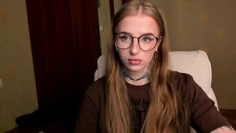 Julia online show from March 3, 4:52 am