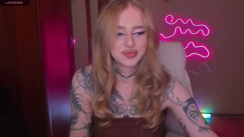 Julia online show from December 5, 5:54 am