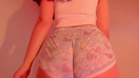 Snapshot of harley_red chatting on February 9, 6:54 am Annie online show from February 9, 6:54 am