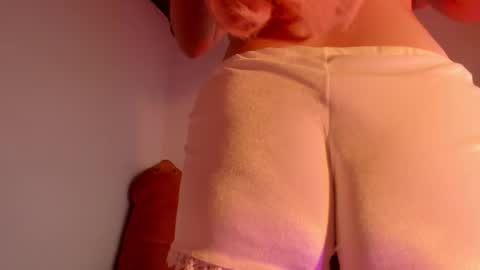 Snapshot of harley_red chatting on September 9, 5:51 am Annie online show from September 9, 5:51 am