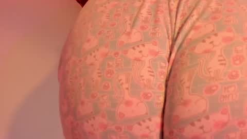Snapshot of harley_red chatting on February 16, 6:43 am Annie online show from February 16, 6:43 am