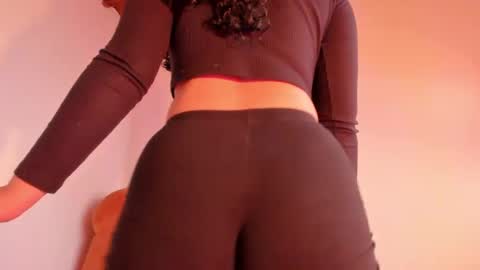Snapshot of harley_red chatting on February 14, 6:45 am Annie online show from February 14, 6:45 am