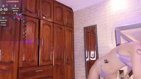 Snapshot of harperwest_ chatting on September 10, 9:38 pm Harper online show from September 10, 9:38 pm