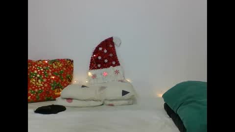 Snapshot of harry_goldenmillerx10fun chatting on December 28, 12:47 am  Harry    online show from December 28, 12:47 am