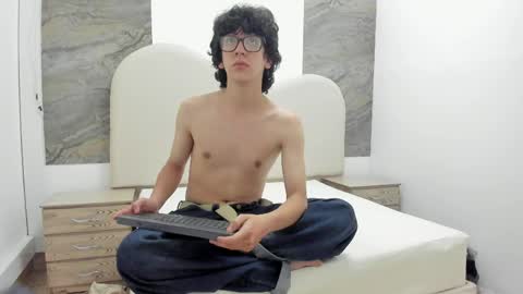 HARRY online show from March 31, 3:23 pm