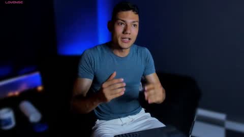 Snapshot of harrydavidsonx chatting on February 27, 8:31 pm ... online show from February 27, 8:31 pm