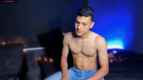Snapshot of harrydavidsonx chatting on February 22, 2:19 pm ... online show from February 22, 2:19 pm