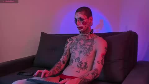 More content   2   online show from October 31, 6:19 pm