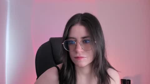 Snapshot of hazelkush00 chatting on September 22, 4:22 pm HazelKush online show from September 22, 4:22 pm
