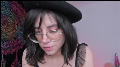 Snapshot of hazelkush00 chatting on March 6, 2:41 am HazelKush online show from March 6, 2:41 am