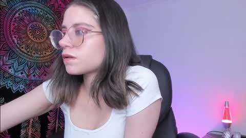 Snapshot of hazelkush00 chatting on January 8, 10:37 pm HazelKush online show from January 8, 10:37 pm