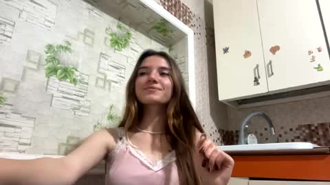 Lili online show from April 17, 3:25 pm