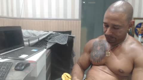 hebertgomes online show from February 6, 12:00 am