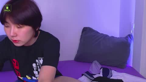 HEEJIN online show from April 4, 4:19 am